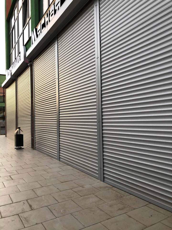 Vente volets roulants rideaux métalliques, La Possession